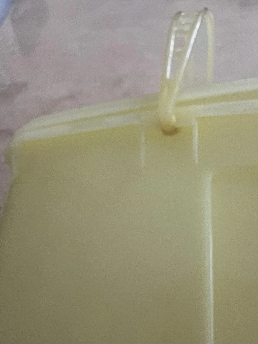 Tupperware Vintage Beverage Buddy With Handle 2 QT Yellow 587-1